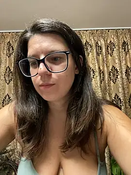 NadiraNoor online show from July 14, 2026, 10:49 pm