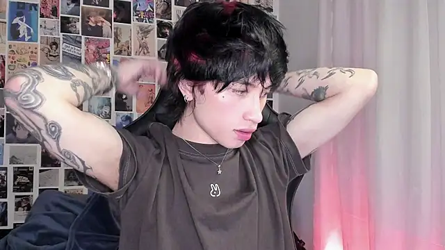 Snapshot of liamelf chatting on September 21, 2025, 6:18 am liamelf online show from September 21, 2025, 6:18 am