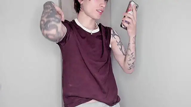 Snapshot of liamelf chatting on January 13, 2026, 4:38 am liamelf online show from January 13, 2026, 4:38 am