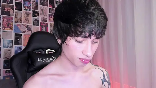 Snapshot of liamelf chatting on March 8, 2025, 4:56 am liamelf online show from March 8, 2025, 4:56 am