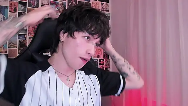 Snapshot of liamelf chatting on January 19, 2025, 5:05 am liamelf online show from January 19, 2025, 5:05 am