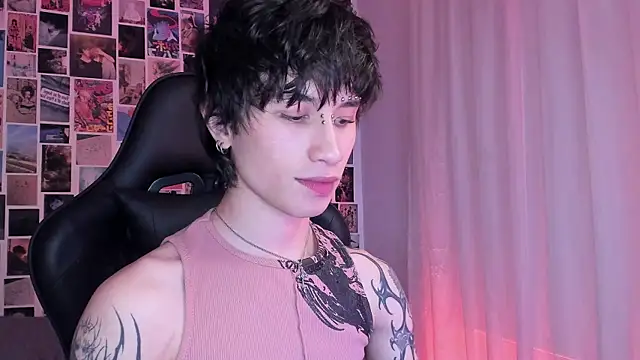 Snapshot of liamelf chatting on January 20, 2025, 5:26 am liamelf online show from January 20, 2025, 5:26 am