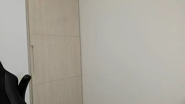 Snapshot of liamelf chatting on February 17, 2026, 4:43 am liamelf online show from February 17, 2026, 4:43 am