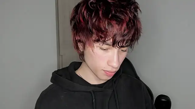 Snapshot of liamelf chatting on January 15, 2026, 4:49 am liamelf online show from January 15, 2026, 4:49 am