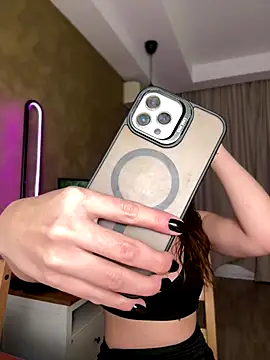 AvaGianna online show from November 13, 2025, 4:33 pm