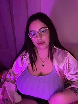 Snapshot of milkyhonybaby chatting on March 18, 2025, 3:23 am milkyhonybaby online show from March 18, 2025, 3:23 am