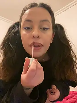 Snapshot of milkyhonybaby chatting on March 11, 2025, 10:31 pm milkyhonybaby online show from March 11, 2025, 10:31 pm