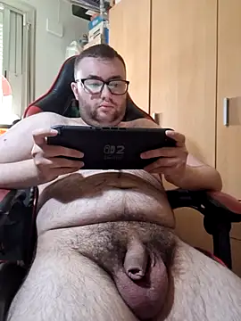 Javier bear online show from April 13, 2026, 11:58 am