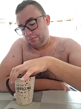 Javier bear online show from October 6, 2025, 8:37 am