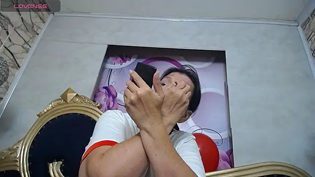 Snapshot of karito_mature17 chatting on November 24, 2025, 11:10 am karito mature17 online show from November 24, 2025, 11:10 am