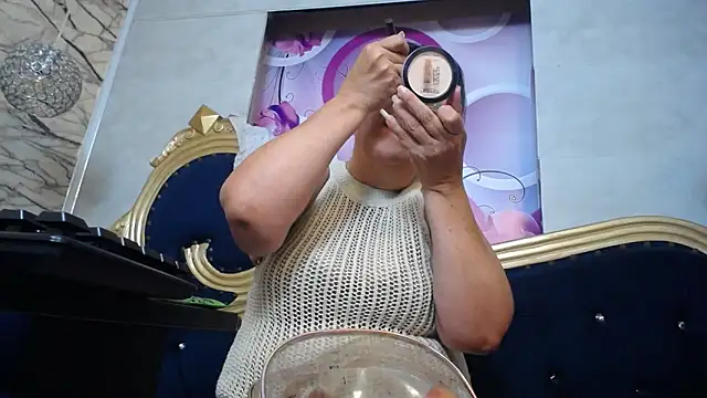 Snapshot of karito_mature17 chatting on October 24, 2025, 11:20 am karito mature17 online show from October 24, 2025, 11:20 am