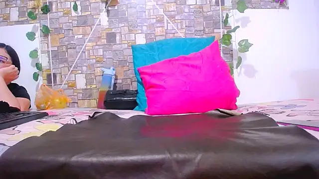 Snapshot of MaidenGame chatting on November 11, 2025, 3:18 pm MaidenGame online show from November 11, 2025, 3:18 pm