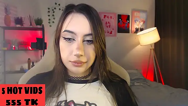 Snapshot of MoranaKit chatting on September 22, 2025, 7:36 am MoranaKit online show from September 22, 2025, 7:36 am