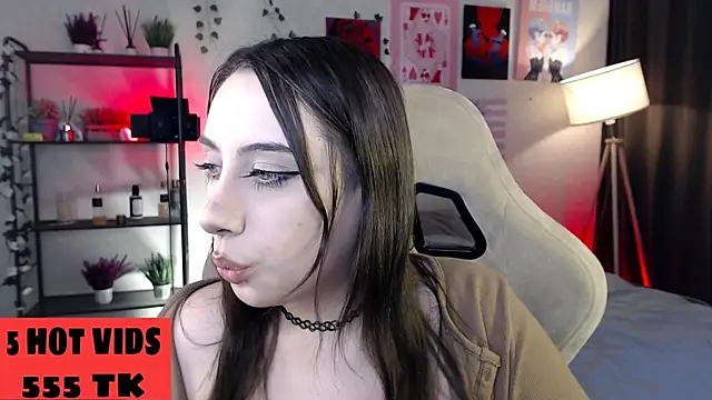 Snapshot of MoranaKit chatting on September 10, 2025, 8:02 am MoranaKit online show from September 10, 2025, 8:02 am