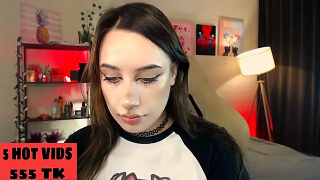 Snapshot of MoranaKit chatting on October 10, 2025, 7:53 am MoranaKit online show from October 10, 2025, 7:53 am