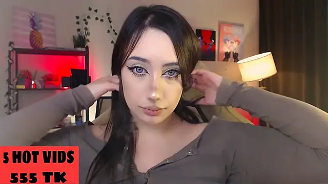 Snapshot of MoranaKit chatting on September 26, 2025, 7:37 am MoranaKit online show from September 26, 2025, 7:37 am