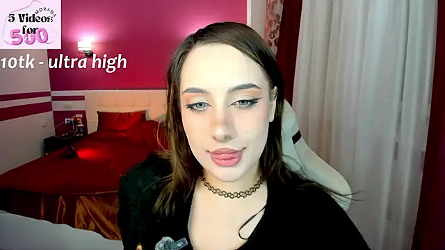 Snapshot of MoranaKit chatting on November 30, 2025, 6:41 pm MoranaKit online show from November 30, 2025, 6:41 pm