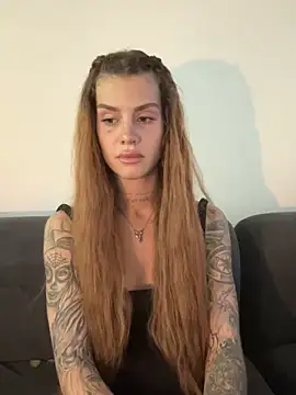 EmiliaCatalina online show from May 31, 2026, 9:26 pm