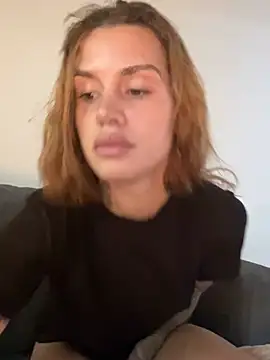 EmiliaCatalina online show from February 19, 2026, 9:34 pm