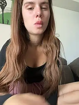 EmiliaCatalina online show from March 21, 2025, 7:02 pm