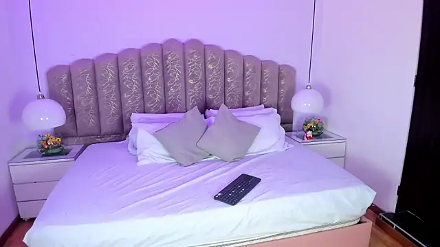 victoria cooper3 online show from January 19, 2026, 11:58 am