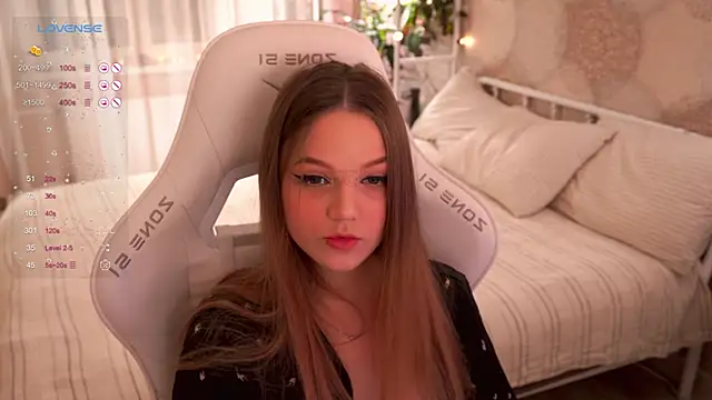 linessssa online show from February 19, 2025, 7:26 pm