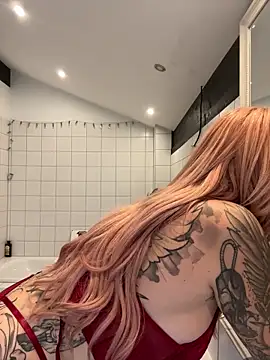 Stella-Kink online show from October 16, 2025, 2:47 pm