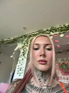 Stella-Kink online show from April 26, 2026, 10:45 am