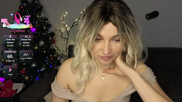 Snapshot of Yoda21 chatting on December 17, 2025, 1:49 pm Yoda21 online show from December 17, 2025, 1:49 pm