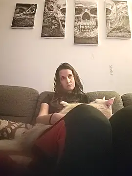 LauraBaby online show from April 11, 2026, 6:44 pm