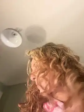 Snapshot of Miss_emilee chatting on February 22, 2025, 9:48 pm Miss emilee online show from February 22, 2025, 9:48 pm