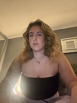 Snapshot of Miss_emilee chatting on October 5, 2025, 9:16 pm Miss emilee online show from October 5, 2025, 9:16 pm