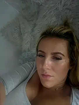 Snapshot of Miss_emilee chatting on September 18, 2025, 8:23 pm Miss emilee online show from September 18, 2025, 8:23 pm