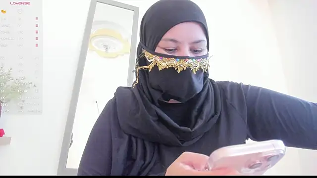 Amina hafsa online show from March 31, 2026, 8:11 pm