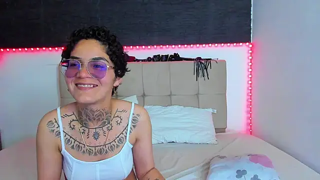 Snapshot of anaroman01 chatting on October 30, 2025, 11:45 pm anaroman01 online show from October 30, 2025, 11:45 pm