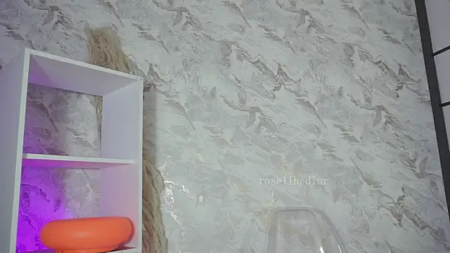 roselinedior online show from March 29, 2026, 4:52 pm