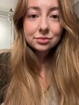 Snapshot of curvyflawless chatting on November 20, 2025, 7:03 pm curvyflawless online show from November 20, 2025, 7:03 pm