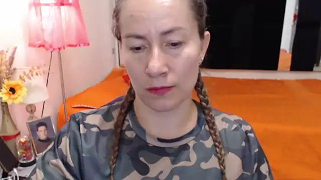 Snapshot of CATRINA-83 chatting on September 22, 2025, 4:24 pm CATRINA-83 online show from September 22, 2025, 4:24 pm