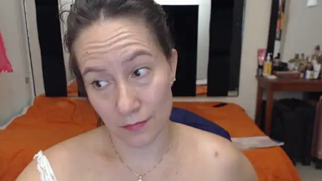 Snapshot of CATRINA-83 chatting on October 5, 2025, 12:01 am CATRINA-83 online show from October 5, 2025, 12:01 am