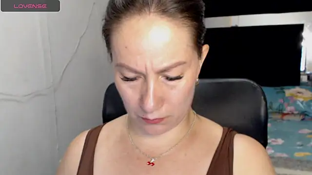 Snapshot of CATRINA-83 chatting on May 14, 2026, 4:04 pm CATRINA-83 online show from May 14, 2026, 4:04 pm