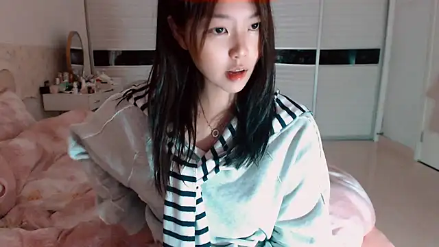 -Lucky Girl online show from March 29, 2026, 1:29 am