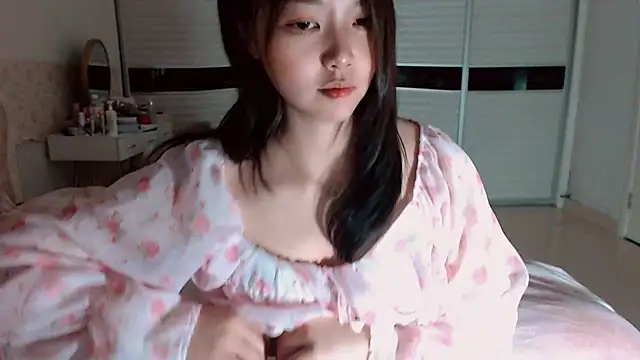 -Lucky Girl online show from April 3, 2026, 2:34 pm