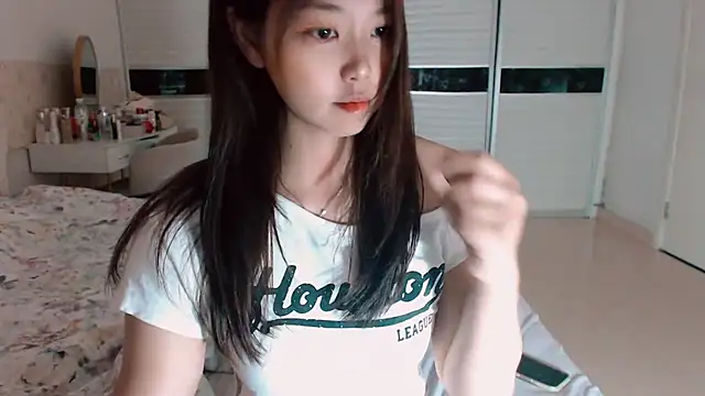 Snapshot of -Lucky_Girl chatting on July 4, 2026, 2:07 am -Lucky Girl online show from July 4, 2026, 2:07 am