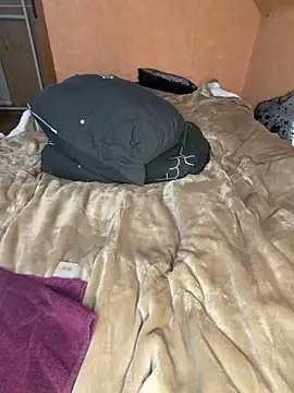 Snapshot of tmona1917 chatting on December 3, 2025, 12:48 pm tmona1917 online show from December 3, 2025, 12:48 pm