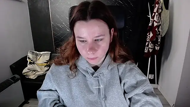 littleviki7 online show from November 25, 2025, 7:41 am