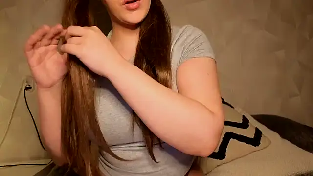 Sweetninaaa online show from March 18, 2026, 1:02 pm