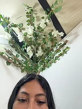 Snapshot of emmyjhonson07 chatting on December 5, 2025, 2:15 pm emmyjhonson07 online show from December 5, 2025, 2:15 pm