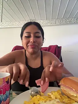 emmyjhonson07 online show from May 21, 2026, 1:08 pm