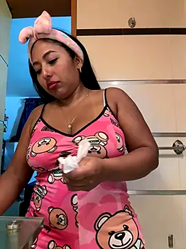 Snapshot of emmyjhonson07 chatting on November 8, 2025, 3:43 am emmyjhonson07 online show from November 8, 2025, 3:43 am