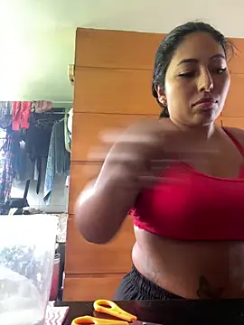 Snapshot of emmyjhonson07 chatting on November 12, 2025, 3:27 pm emmyjhonson07 online show from November 12, 2025, 3:27 pm